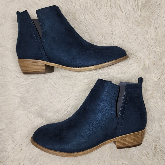 NWOB Journee Collection Blue Split Ankle Booties 8.5 WIDE - Picture 6 of 11